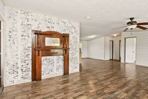 Living - 130 Maple Dr, Conway, MO 65632 photo 3 of 6