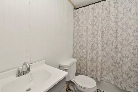 Bath - 130 Maple Dr, Conway, MO 65632 photo 4 of 4