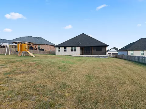 Exterior - 1365 W Gaslight Dr, Springfield, MO 65810 photo 7 of 14