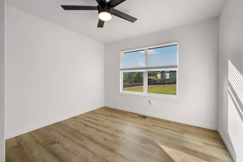 Bedroom - 1365 W Gaslight Dr, Springfield, MO 65810 photo 7 of 8