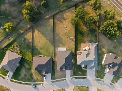 View/Area - 1365 W Gaslight Dr, Springfield, MO 65810 photo 3 of 9