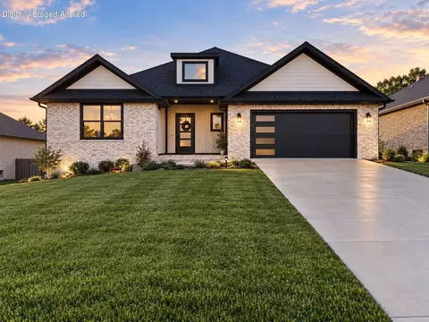 Exterior - 1365 W Gaslight Dr, Springfield, MO 65810 photo 2 of 14