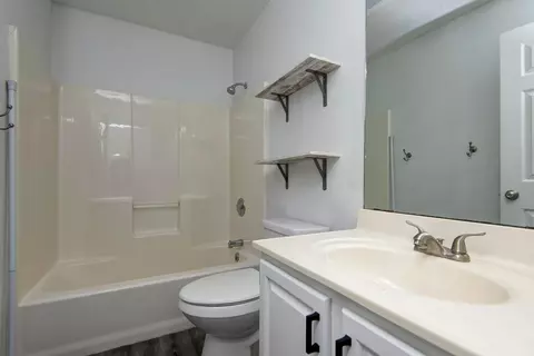 Bath - 210 E Robin Rd, Clever, MO 65631 photo 3 of 3