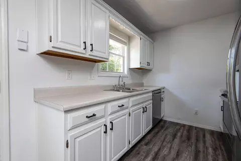 Kitchen - 210 E Robin Rd, Clever, MO 65631 photo 2 of 3