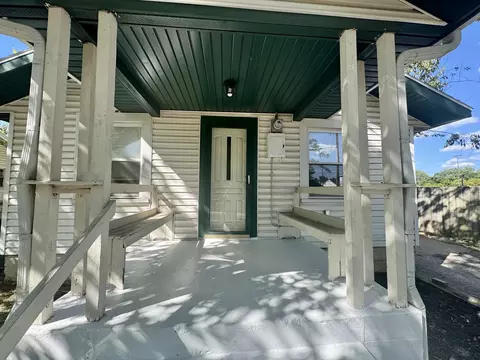 Exterior - 1411 W Lynn St, Springfield, MO 65802 photo 2 of 5