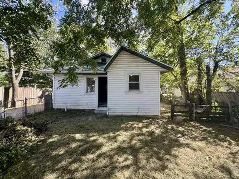 Exterior - 1411 W Lynn St, Springfield, MO 65802 photo 5 of 5