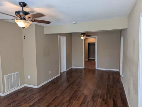 Living - 1001 E Chestnut St, Bolivar, MO 65613 photo 2 of 3