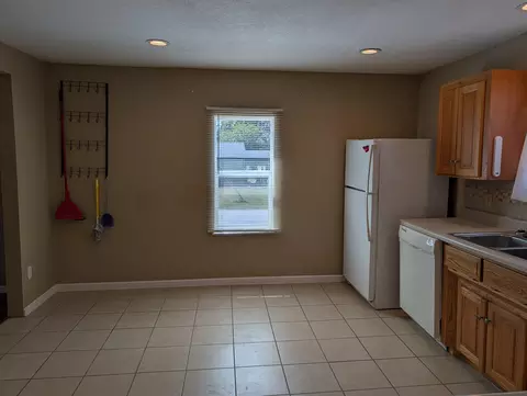 Kitchen - 1001 E Chestnut St, Bolivar, MO 65613 photo 2 of 2