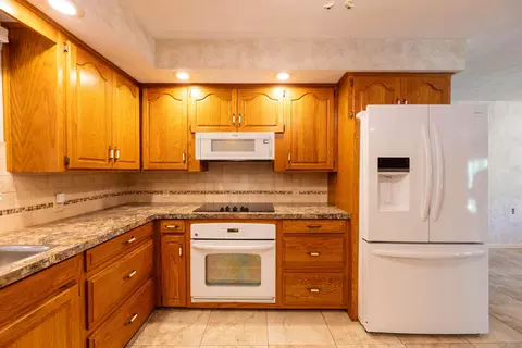 Kitchen - 4008 W Grimes St, Springfield, MO 65802 photo 3 of 3