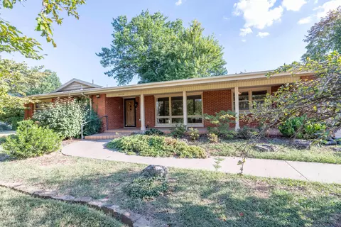 Exterior - 4008 W Grimes St, Springfield, MO 65802 photo 3 of 19