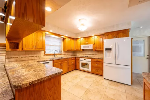 Kitchen - 4008 W Grimes St, Springfield, MO 65802 photo 1 of 3