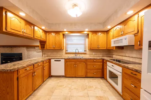 Kitchen - 4008 W Grimes St, Springfield, MO 65802 photo 2 of 3