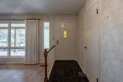 Entry Way - 4008 W Grimes St, Springfield, MO 65802 photo 1 of 8