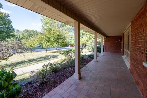 Exterior - 4008 W Grimes St, Springfield, MO 65802 photo 6 of 19