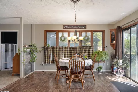 Dining - 1806 W Scott St, Springfield, MO 65802 photo 2 of 2