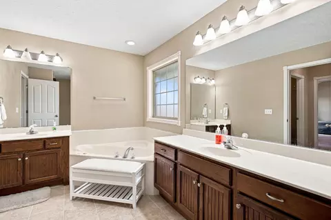 Bath - 478 E Sequoia St, Republic, MO 65738 photo 1 of 5