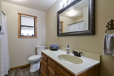 Bath - 18715 Fr 2285, Eagle Rock, MO 65641 photo 2 of 4