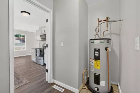 Entry Way - 1113 N Clifton Ave, Springfield, MO 65802 photo 2 of 4