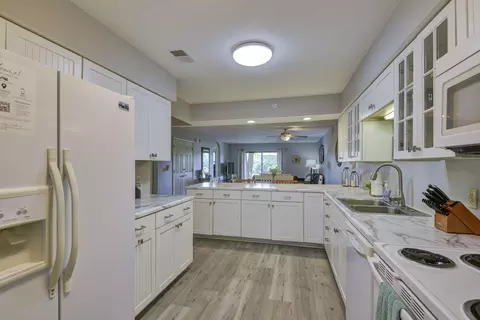 Kitchen - 350 S Wildwood Dr #E6, Branson, MO 65616 photo 5 of 6