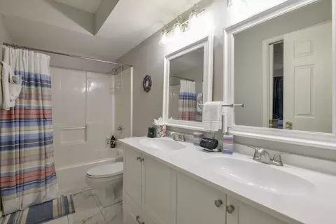 Bath - 350 S Wildwood Dr #E6, Branson, MO 65616 photo 4 of 4