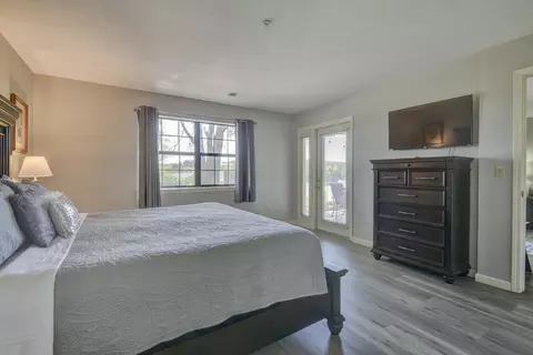 Bedroom - 350 S Wildwood Dr #E6, Branson, MO 65616 photo 2 of 3