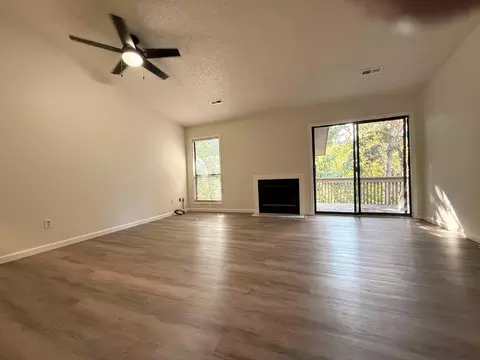 Living - 152 Turnberry Dr #6, Branson, MO 65616 photo 1 of 2