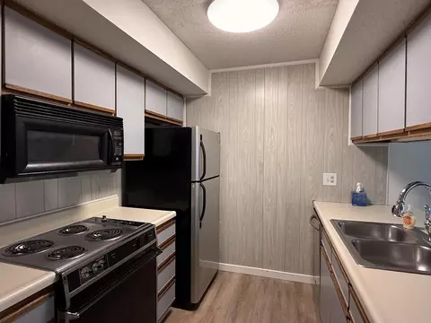 Kitchen - 152 Turnberry Dr #6, Branson, MO 65616 photo 1 of 3