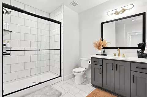 Bath - 6164 S Hampton Ave, Springfield, MO 65810 photo 8 of 8