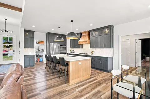Kitchen - 6164 S Hampton Ave, Springfield, MO 65810 photo 6 of 6