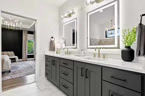 Bath - 6164 S Hampton Ave, Springfield, MO 65810 photo 5 of 8