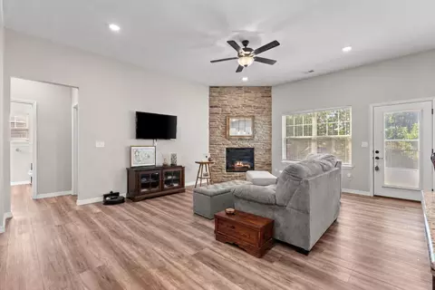 Living - 49 E Pine Ln, Reeds Spring, MO 65737 photo 1 of 1