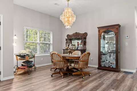 Dining - 49 E Pine Ln, Reeds Spring, MO 65737 photo 2 of 2