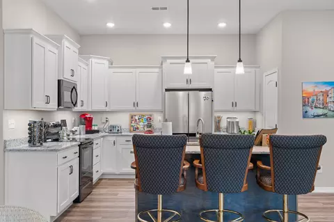 Kitchen - 49 E Pine Ln, Reeds Spring, MO 65737 photo 5 of 5