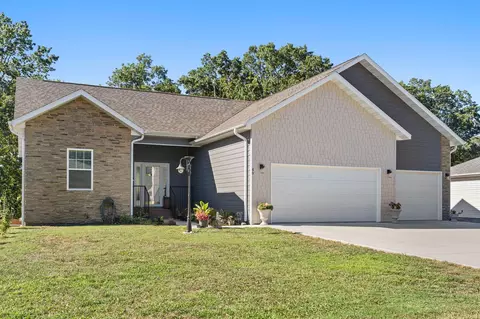 Exterior - 49 E Pine Ln, Reeds Spring, MO 65737 photo 4 of 18