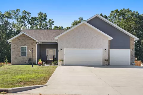 Exterior - 49 E Pine Ln, Reeds Spring, MO 65737 photo 5 of 18