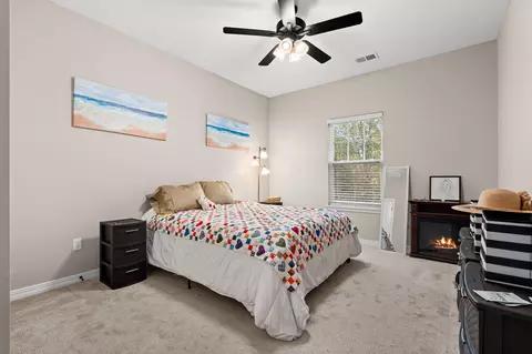 Bedroom - 49 E Pine Ln, Reeds Spring, MO 65737 photo 4 of 4
