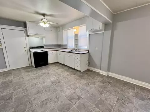 Kitchen - 2618 W Lincoln St, Springfield, MO 65806 photo 1 of 2
