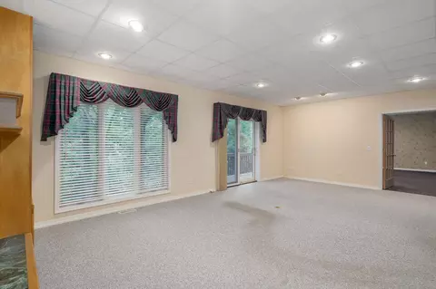 Living - 2441 S Forrest Heights Ave, Springfield, MO 65809 photo 12 of 13