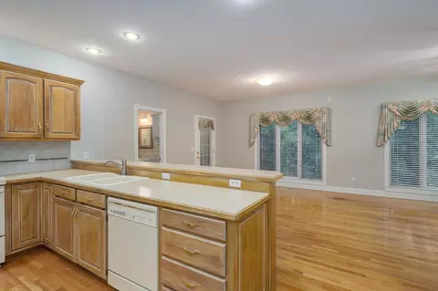 Living - 2441 S Forrest Heights Ave, Springfield, MO 65809 photo 4 of 13