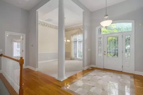 Entry Way - 2441 S Forrest Heights Ave, Springfield, MO 65809 photo 1 of 3