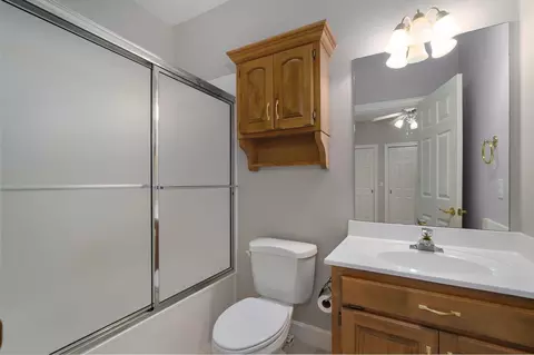 Bath - 2441 S Forrest Heights Ave, Springfield, MO 65809 photo 5 of 7