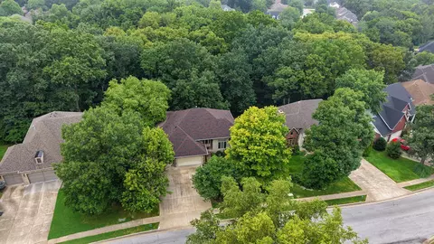 View/Area - 2441 S Forrest Heights Ave, Springfield, MO 65809 photo 3 of 5