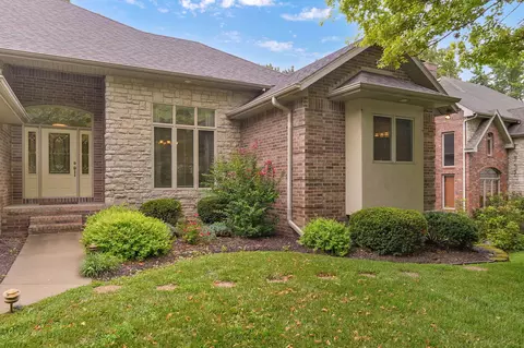 Exterior - 2441 S Forrest Heights Ave, Springfield, MO 65809 photo 4 of 13
