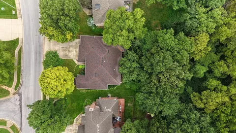View/Area - 2441 S Forrest Heights Ave, Springfield, MO 65809 photo 2 of 5