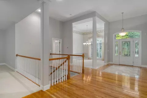 Entry Way - 2441 S Forrest Heights Ave, Springfield, MO 65809 photo 3 of 3