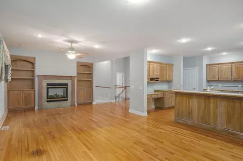 Living - 2441 S Forrest Heights Ave, Springfield, MO 65809 photo 7 of 13