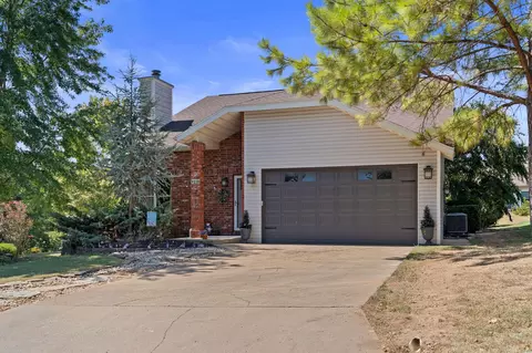 Exterior - 220 Lancashire Dr, Branson, MO 65616 photo 3 of 7