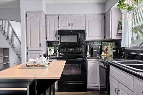 Kitchen - 220 Lancashire Dr, Branson, MO 65616 photo 4 of 5