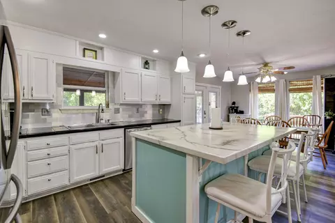 Kitchen - 25339 Senator Rd, Shell Knob, MO 65747 photo 2 of 3