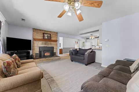 Living - 582 Washington Rd, Shell Knob, MO 65747 photo 1 of 3